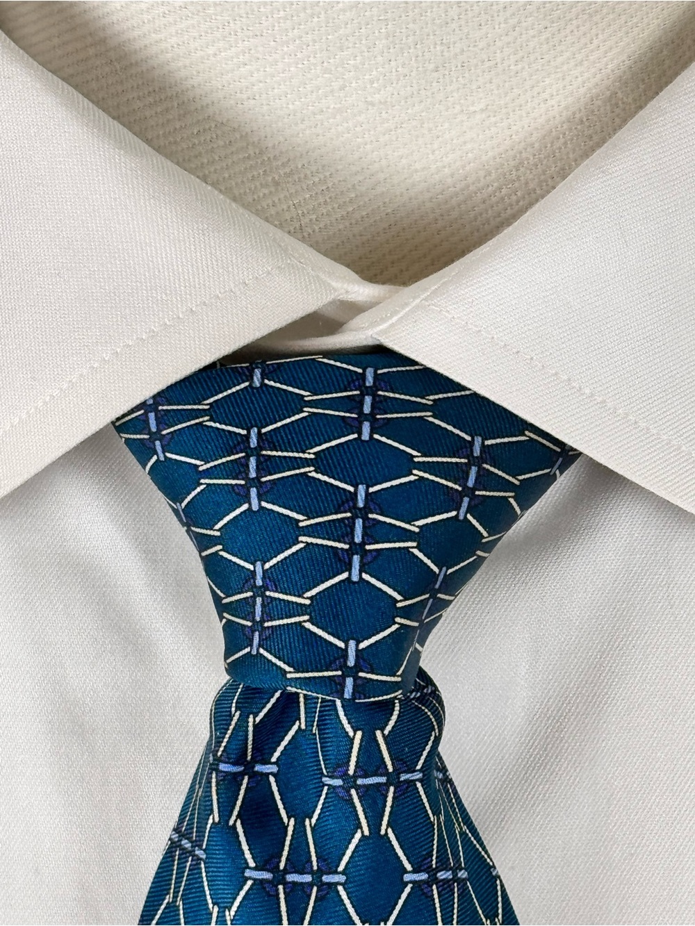 Bert Pulitzer Men’s Necktie Classic Blue and White Geometric Silk Tie